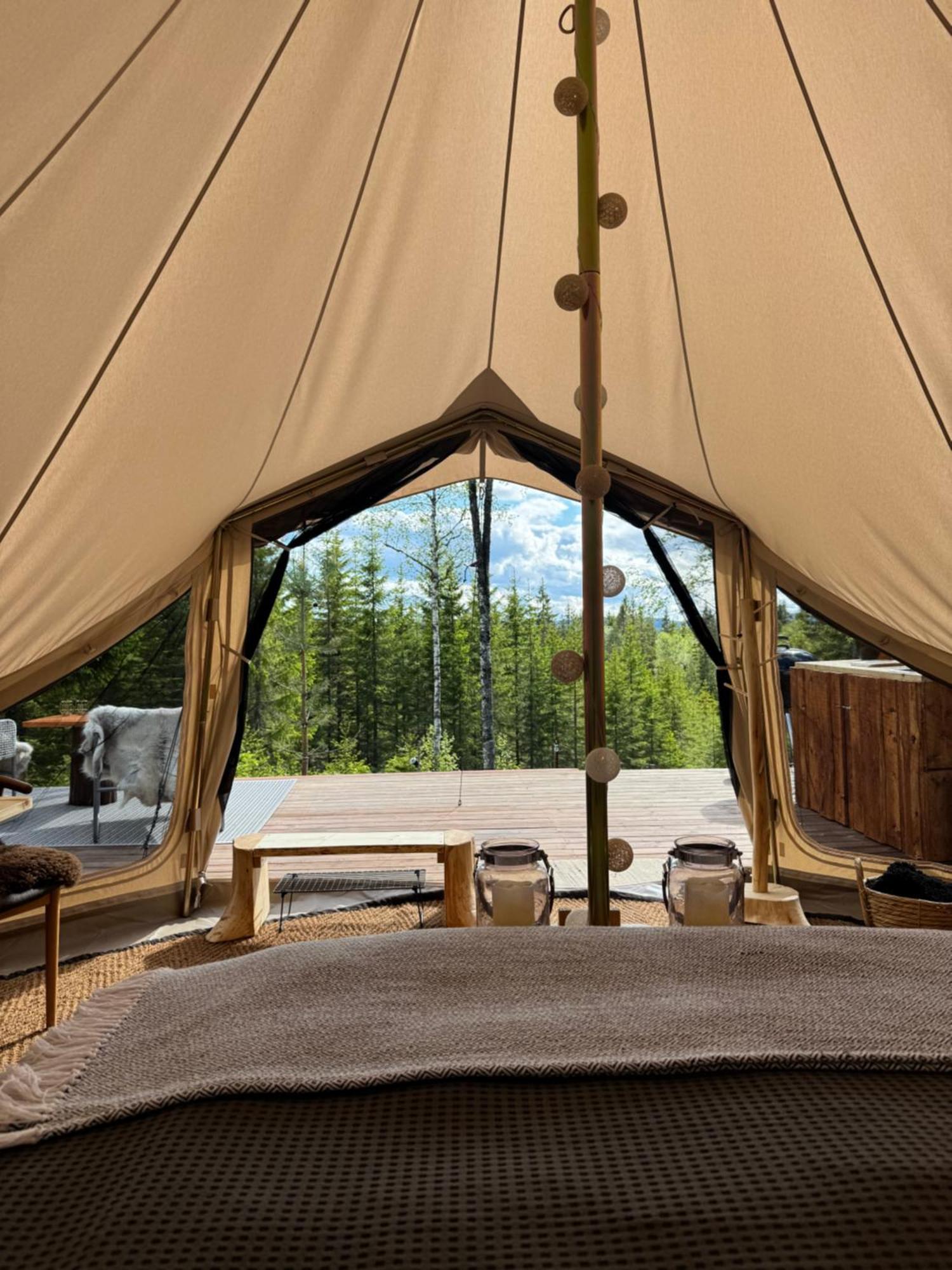 Glamping Tent With Amazing View In The Forest Tente de luxe Torsby